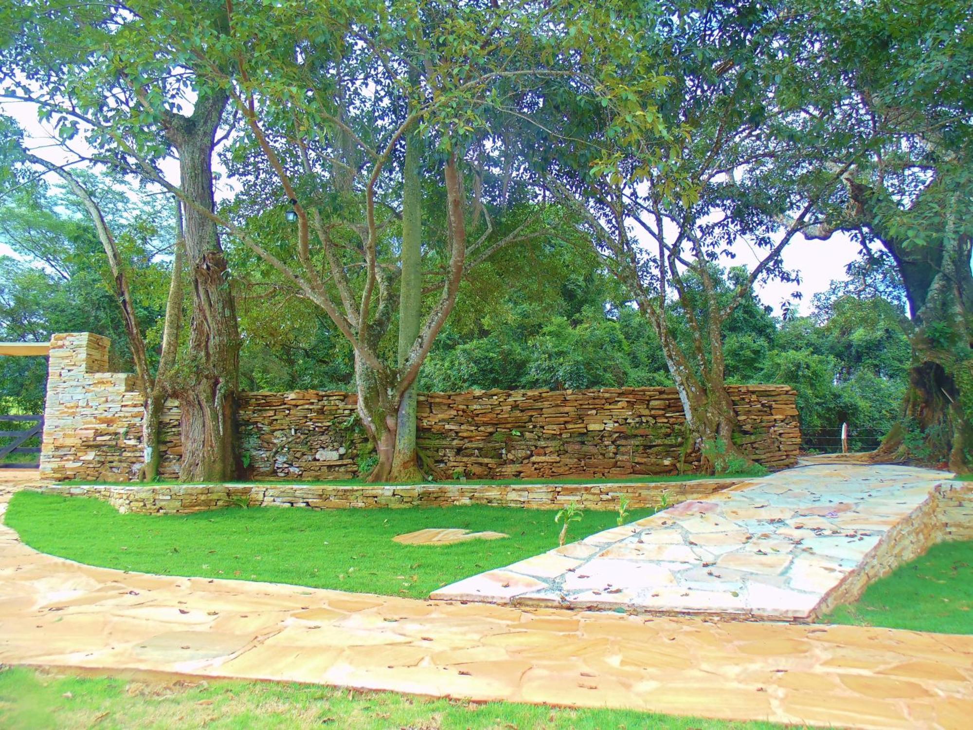 Pousada Muro De Pedra São Tomé das Letras Extérieur photo